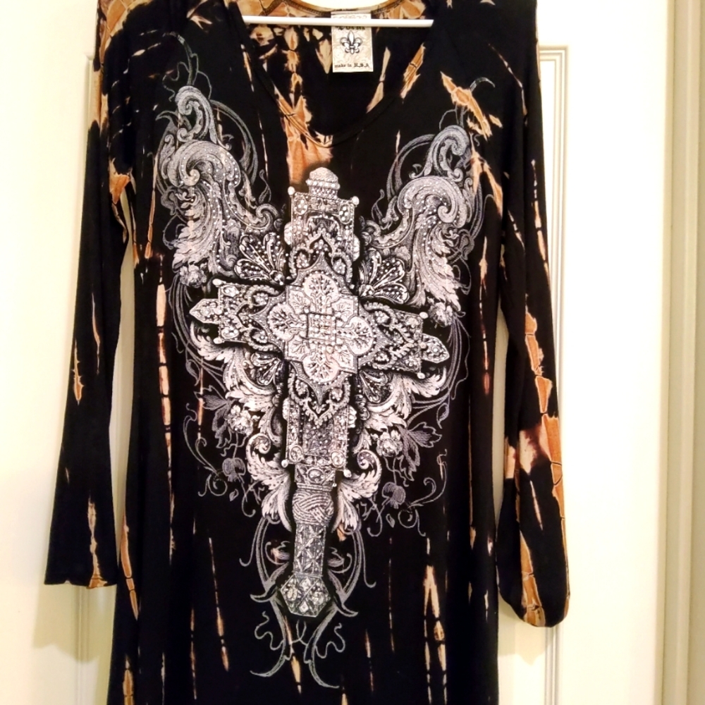 Vocal black & White tunic size medium